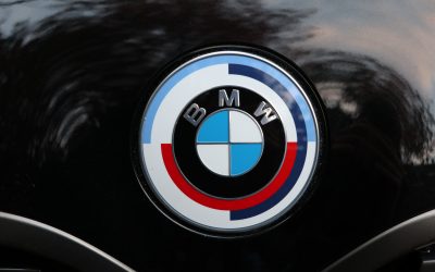 50 Jahre BMW M Emblem | Kraft und Agilität mit ACHtung